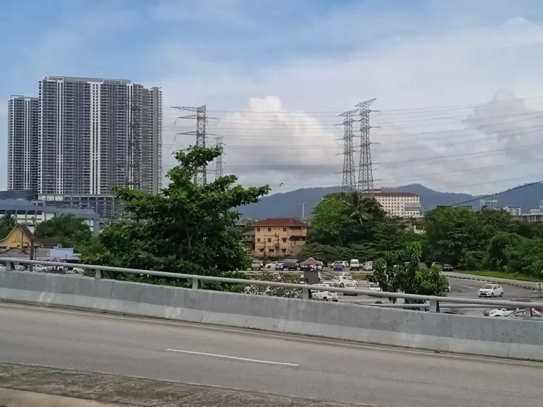 Roads, apartment towers and lower buildings around Jalan Segambut in Kampung Pasir Segambut