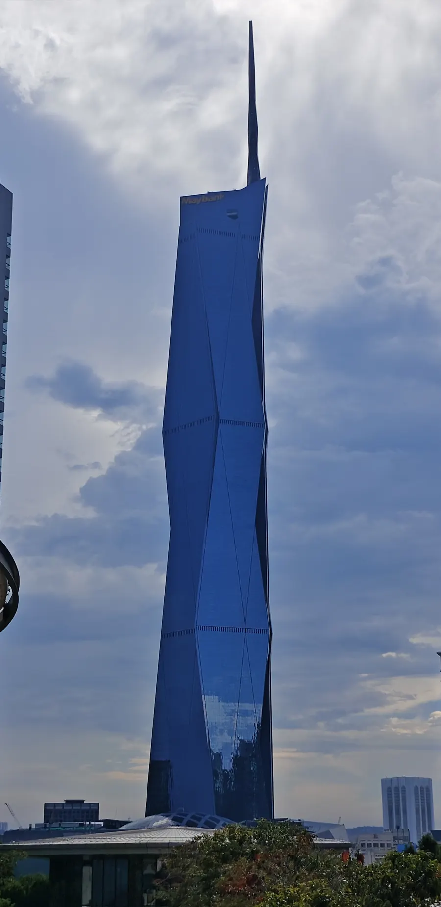 Merdeka 118 tower and its spire viewed from Lalaport BBCC